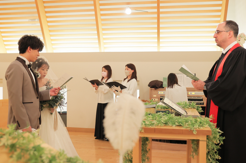 チャペルで本格的な挙式スタイルを行える新プラン