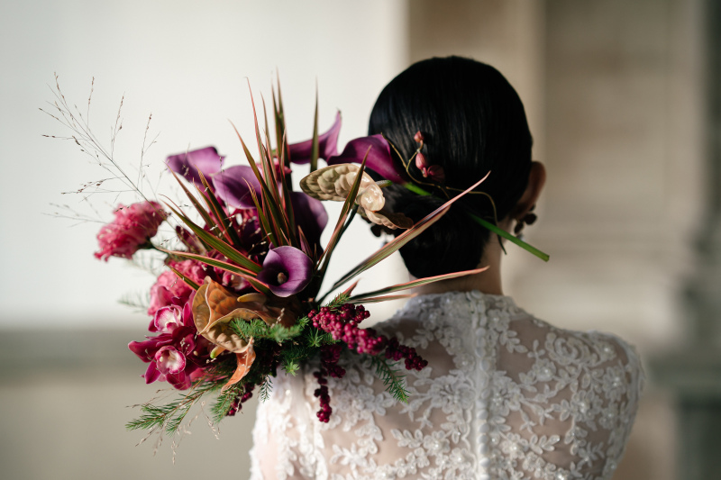 生花ブーケとヘアスタイル