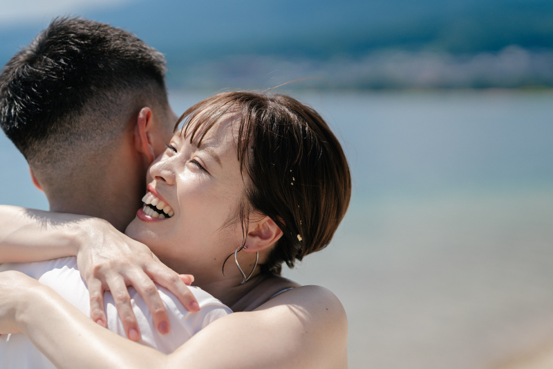 全力ハグの笑顔