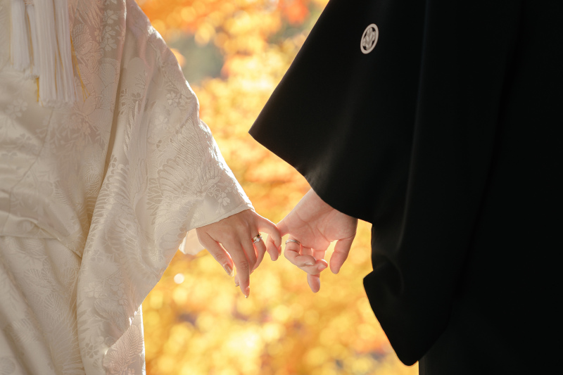 指輪が映るお手元カット