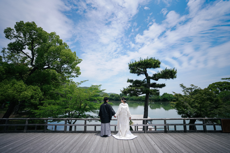 後ろ姿もきっちりと