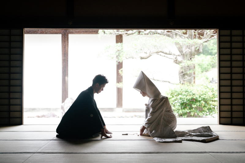 和装の美しさを際立たせて