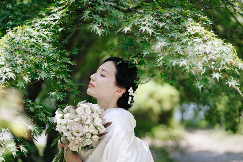 和装にもブーケを