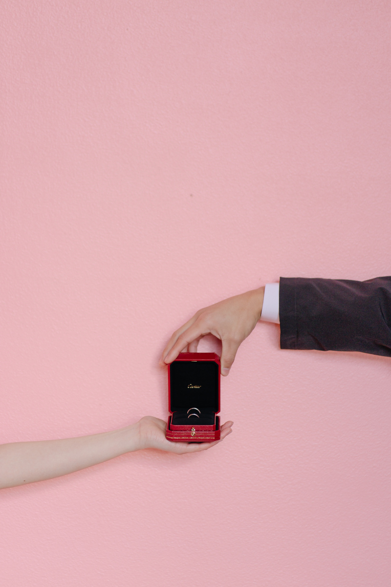 手元だけの写真も