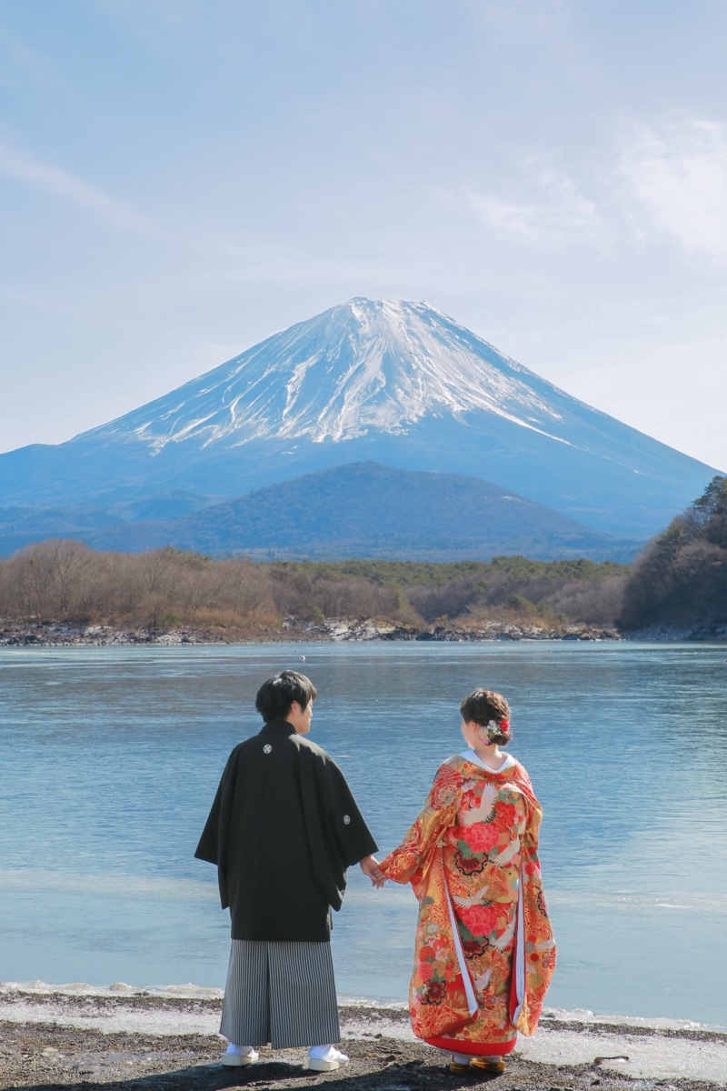 赤の色打掛×冬の富士山ロケーションフォト