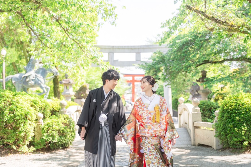 新緑と神社