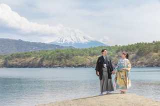 富士山周辺の自然と和装で