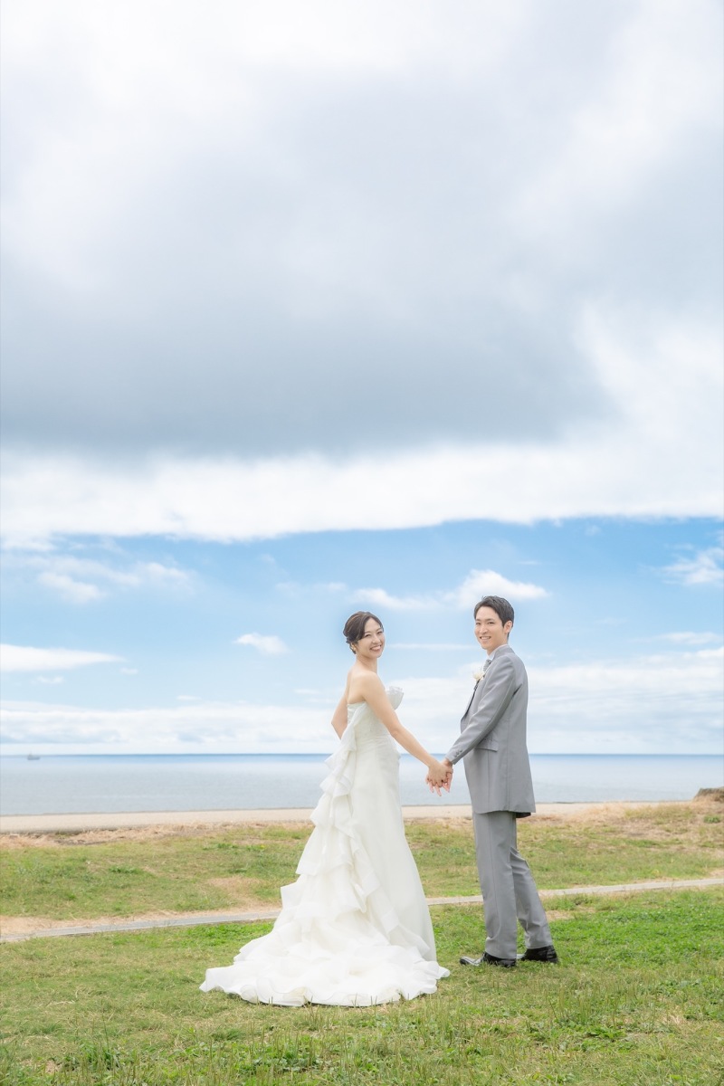 港近くの美しい海と空が綺麗な公園で