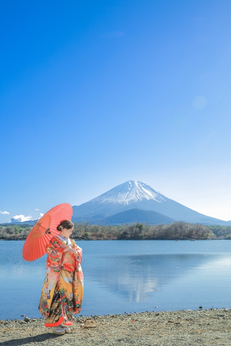 風が少し止み、逆さ富士も見えました