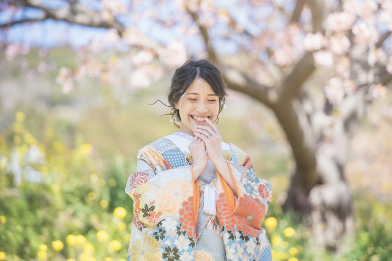 キラキラの春の色合いの中で