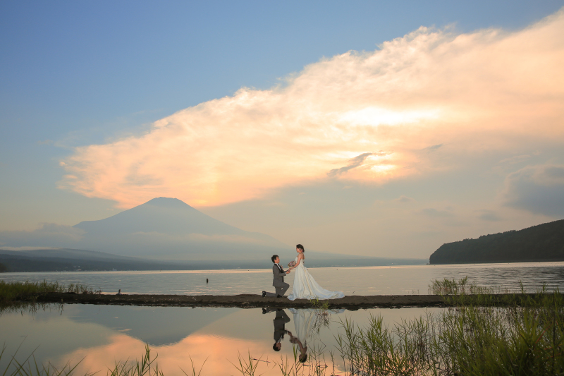富士山と夕やけ空