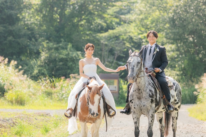 手繋ぎショットも