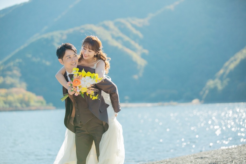 逆さ富士も!富士五湖での10月のウェディングフォト