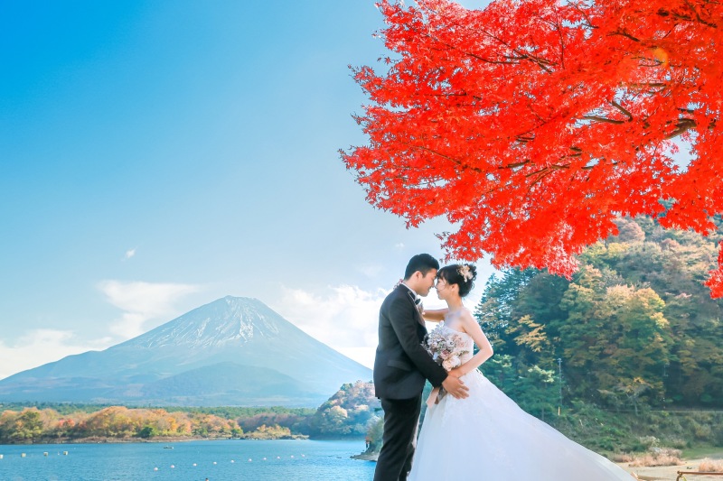 秋の洋装ロケーションフォト