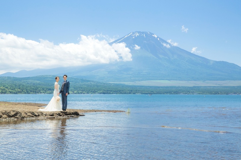 夏は洋装でのロケーションフォトも