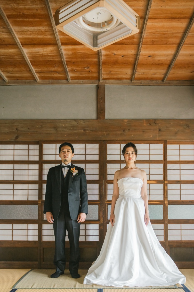 洋装にチェンジ!畳のお部屋で撮影