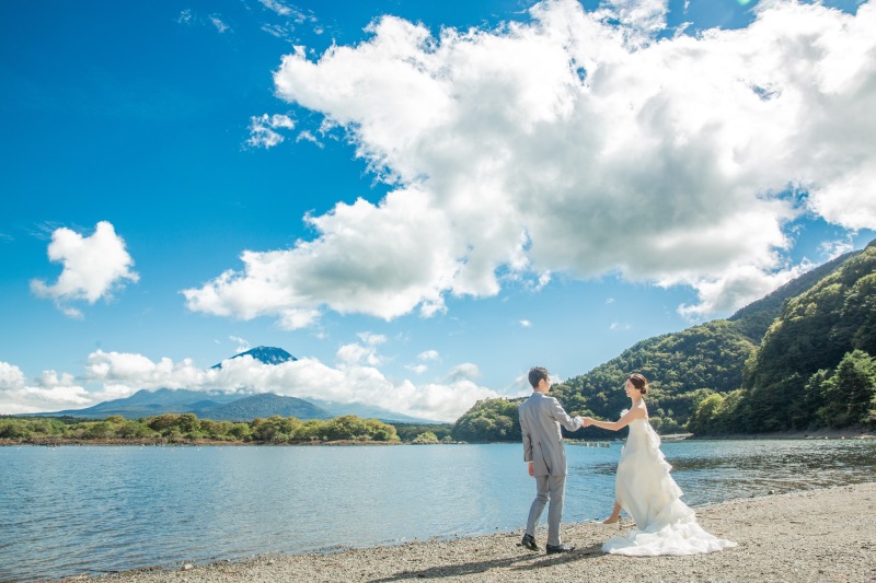 10月 富士山ロケーションをウェディングドレスでの撮影