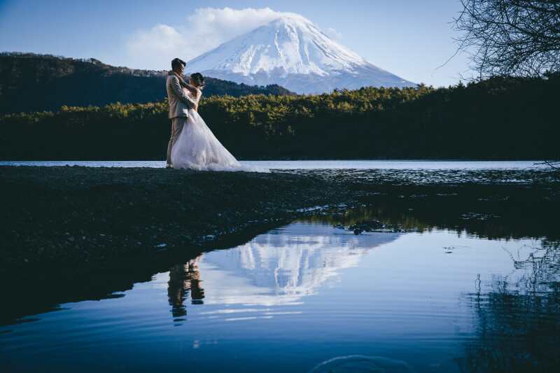 銀塩プリントで一生物のアルバムを…【洋装:富士山周遊ロケーション】全データ美肌レタッチ付き(350カット)+アルバム+台紙
