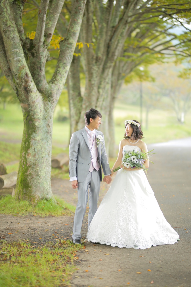 自然に立つおふたりの姿も素敵♡