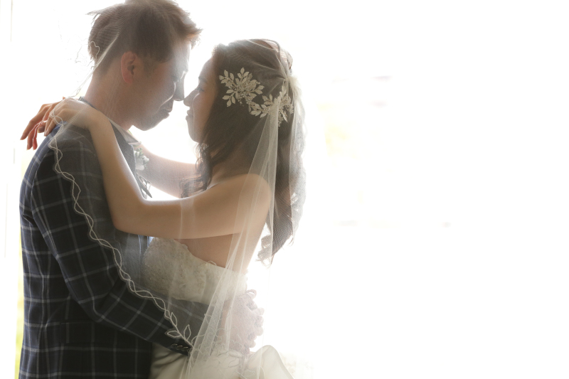 ベールに包まれて