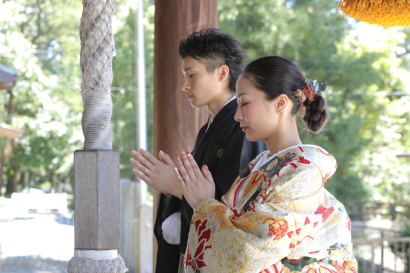 定番のお祈りのシーン