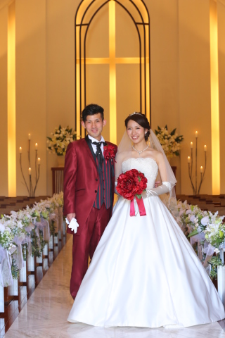 新郎様こだわりの赤いタキシード！