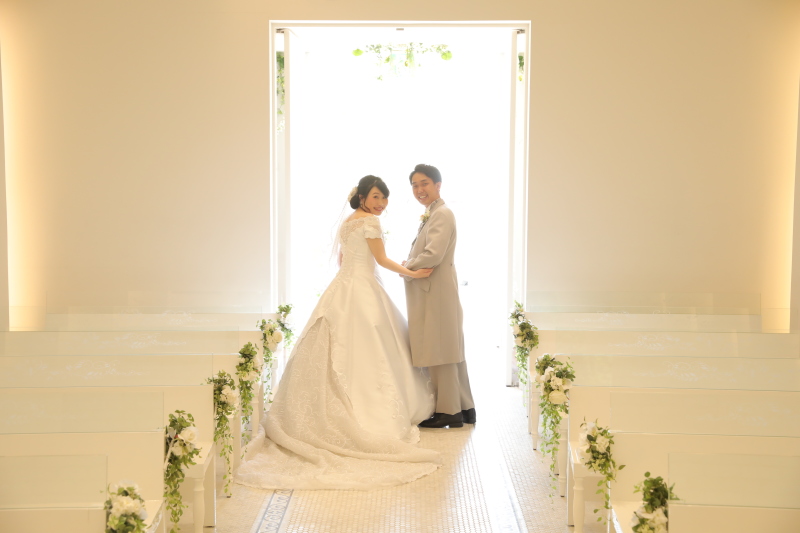 光が差し込むバージンロード♡