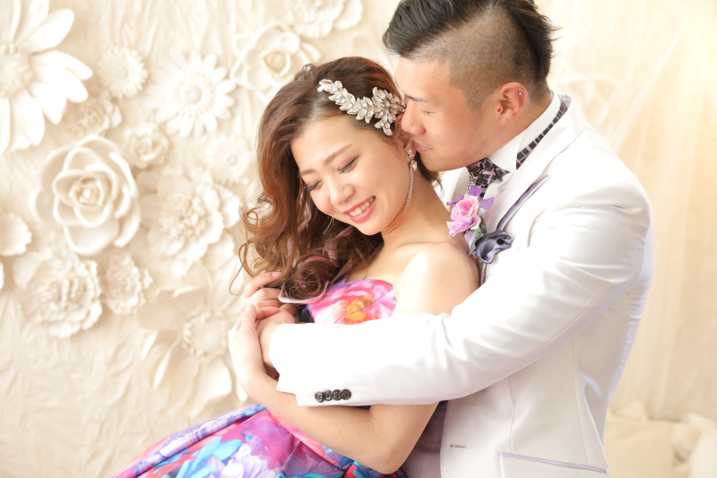 新郎様からのバックハグ