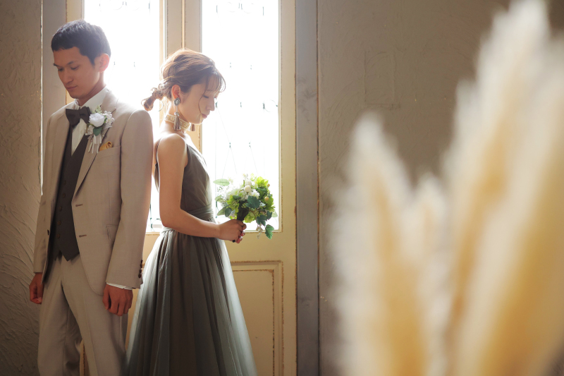 ベージュ×カーキ