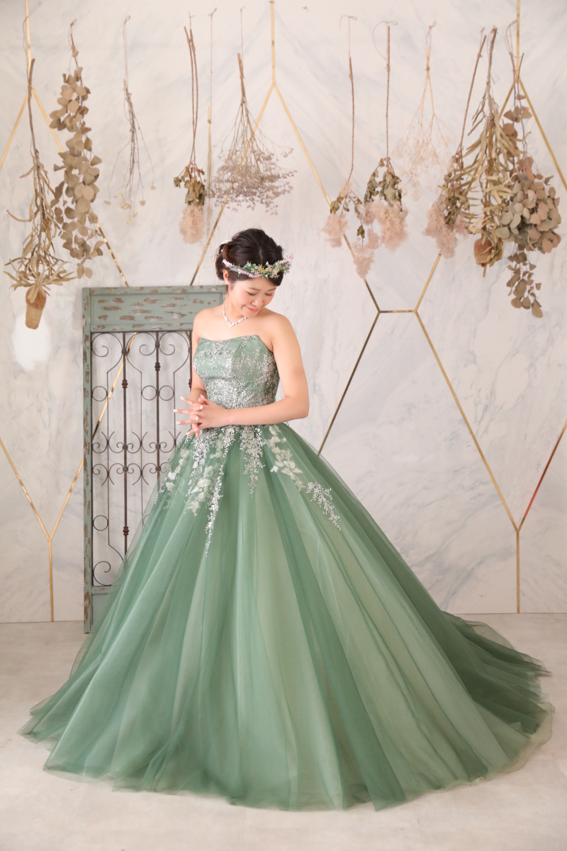 カラードレスはスタジオにて