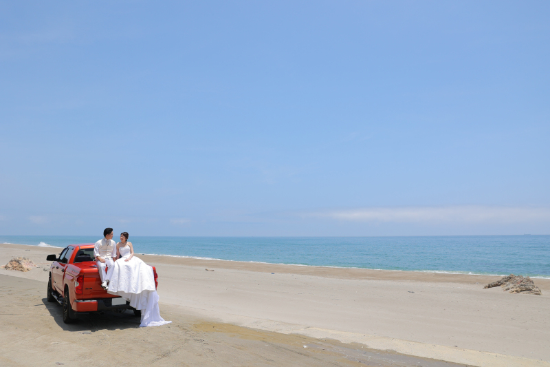 太平洋ロングビーチで愛車と一緒に