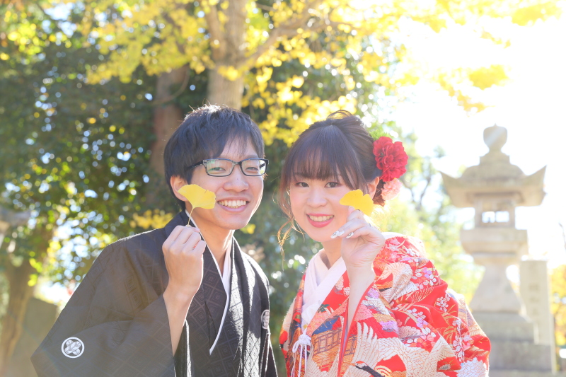 イチョウの木の下で