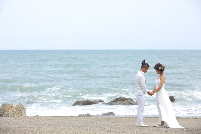 太平洋をバックに