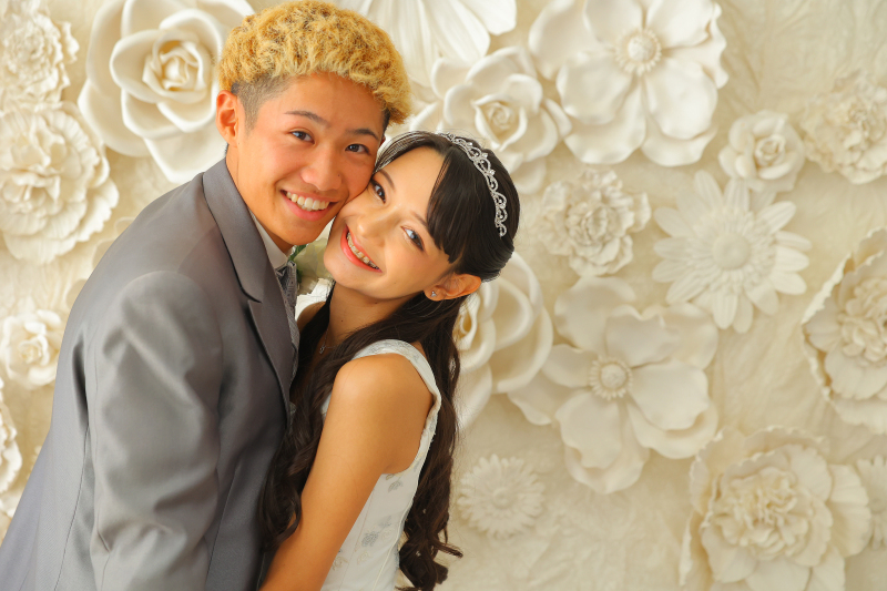 ほっぺを寄せ合って