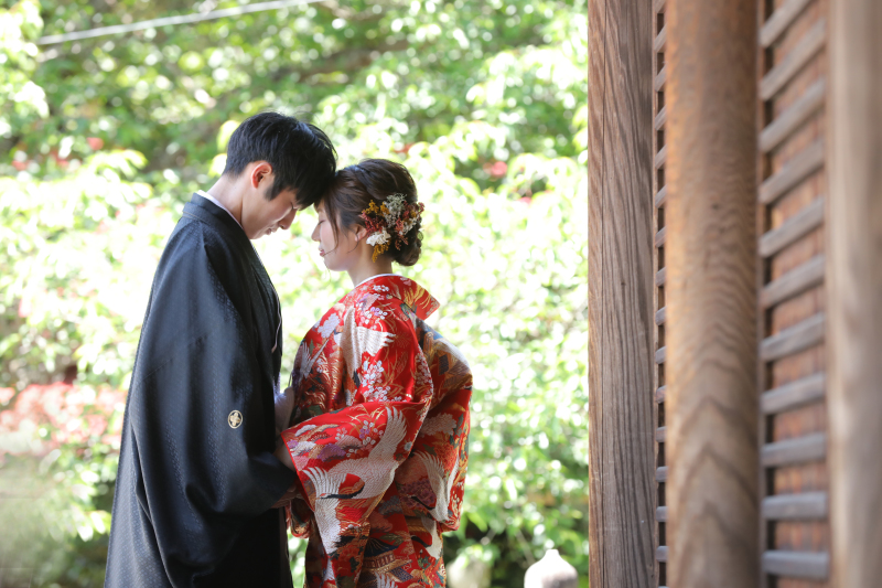 軒下でしっとりと