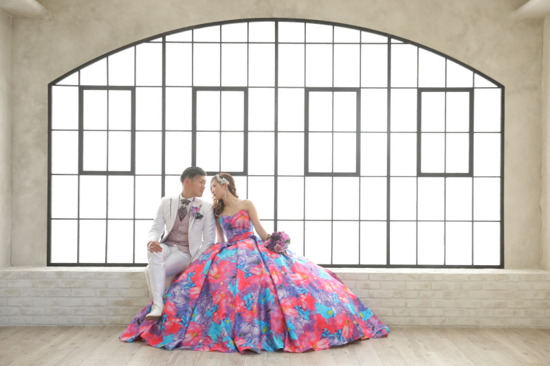 ドレスがより引き立つポージングで