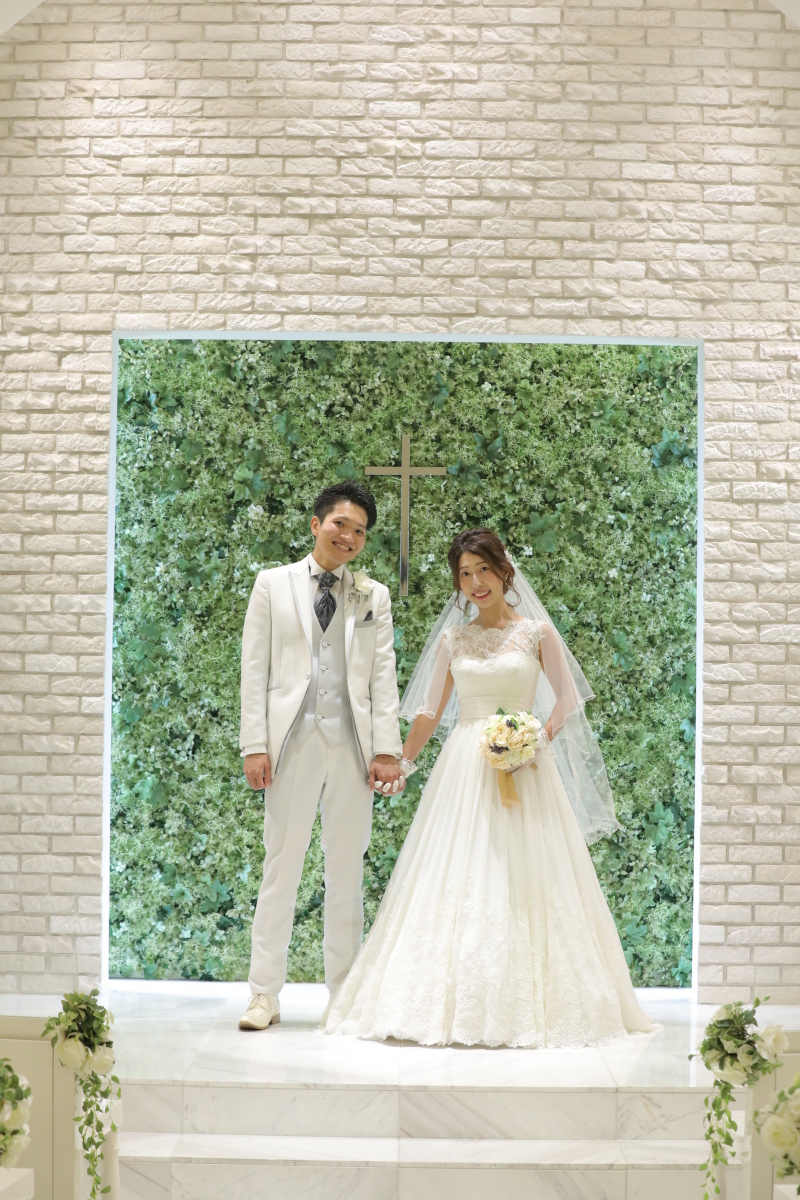 カジュアルなグリーンをバックで