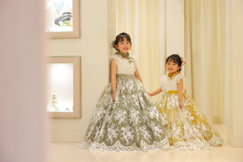 ホワイトベル豊橋_子供用の衣装がある