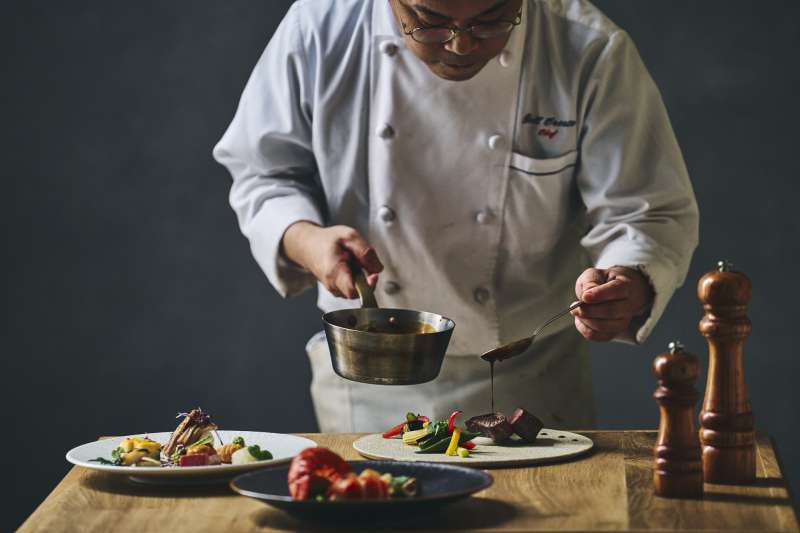 凄腕シェフの料理をご堪能ください