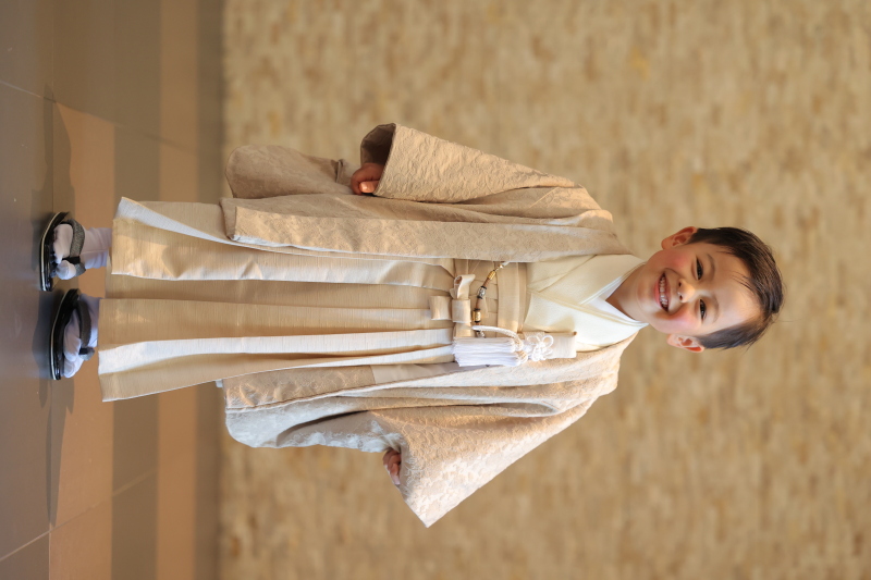 ホワイトベル豊橋_子供用の衣装がある