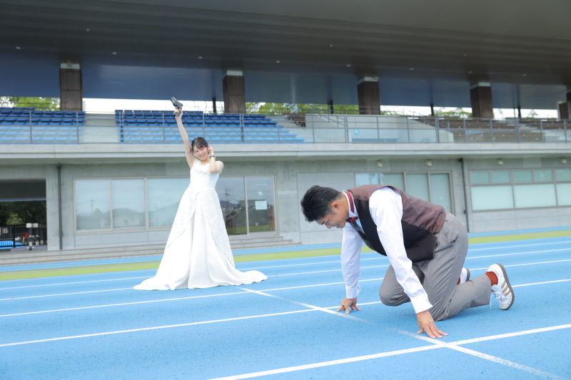 お二人の思い出の地での撮影はとっても魅力的。そのロケーション先を活かした、ユーモアあふれる写真をお撮りします。