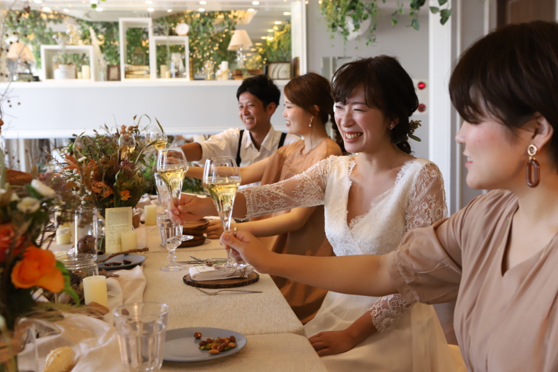 洋装チャペル&ガーデン フルコース+会食付きプラン 平日225,560円~→145,780円~ 全200データ即日渡し!