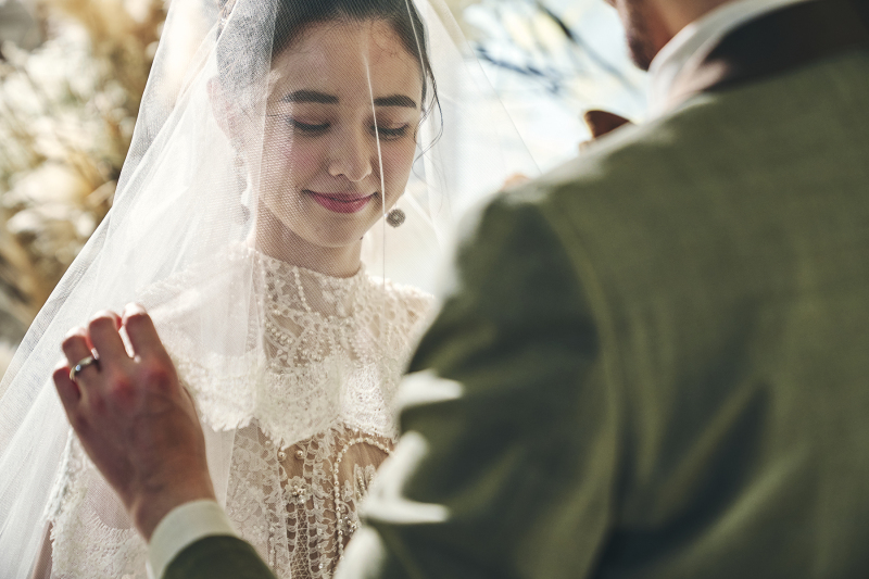 挙式会場ロケ+ 衣装1着アルバム2冊付きクリエイティブ修正付きフォトツアー 全300データ&ウェルカムポスター付き!