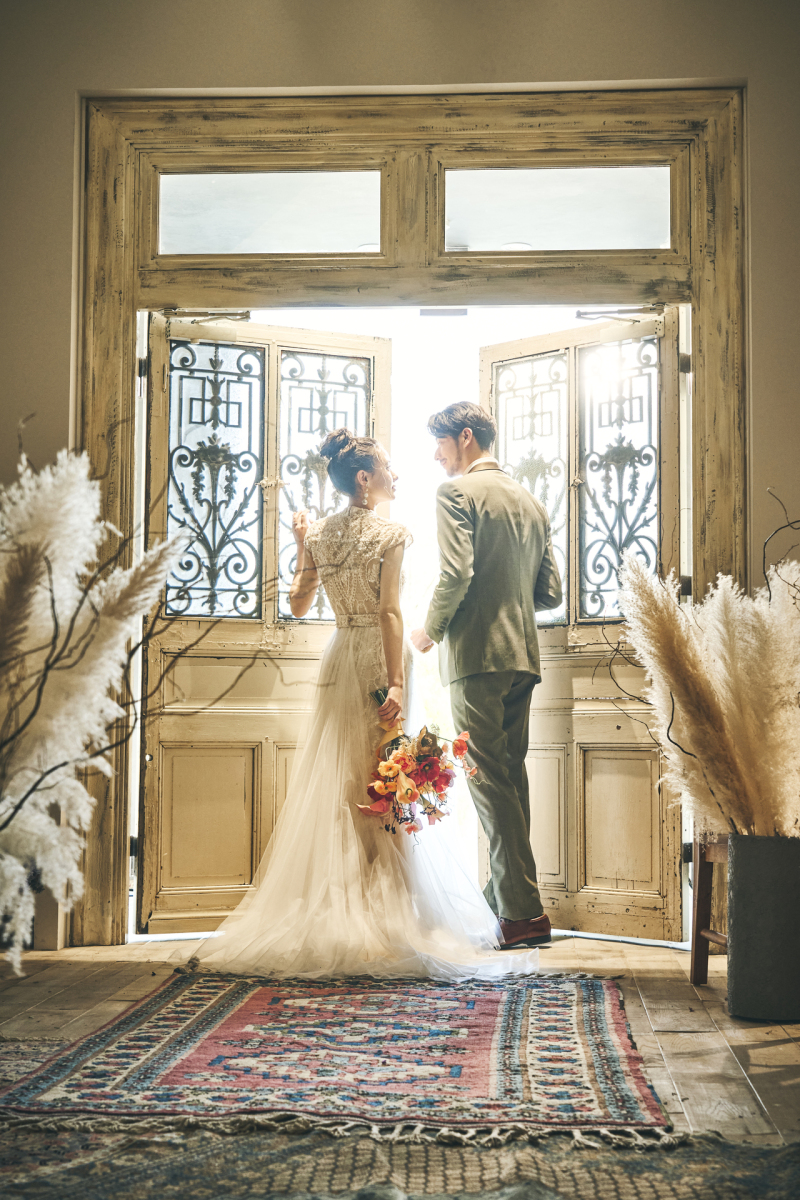 挙式会場ロケ+ 衣装1着アルバム2冊付きクリエイティブ修正付きフォトツアー 全300データ&ウェルカムポスター付き!