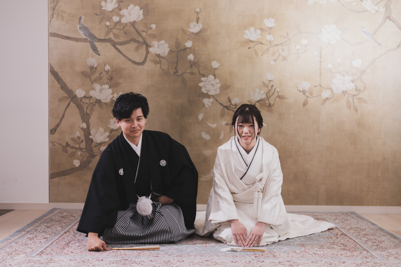 お馴染みの正座ポーズで