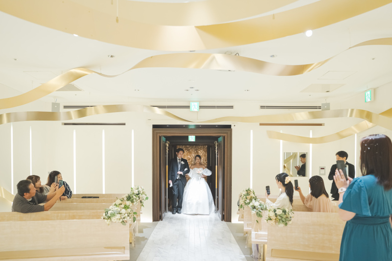 新郎新婦のご入場