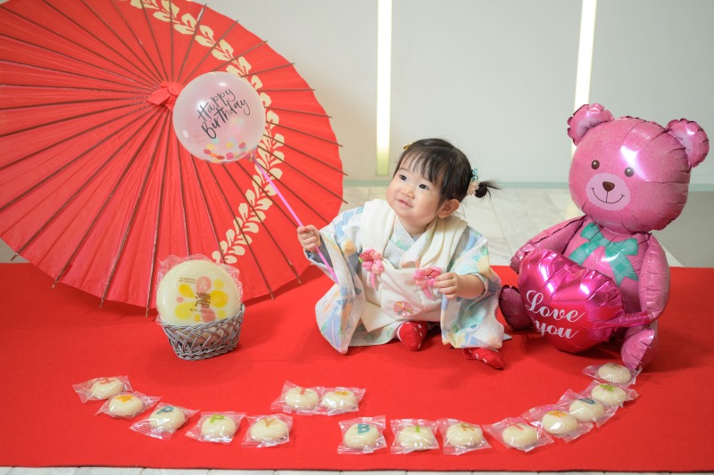 沢山のお祝いグッズと一緒に♪