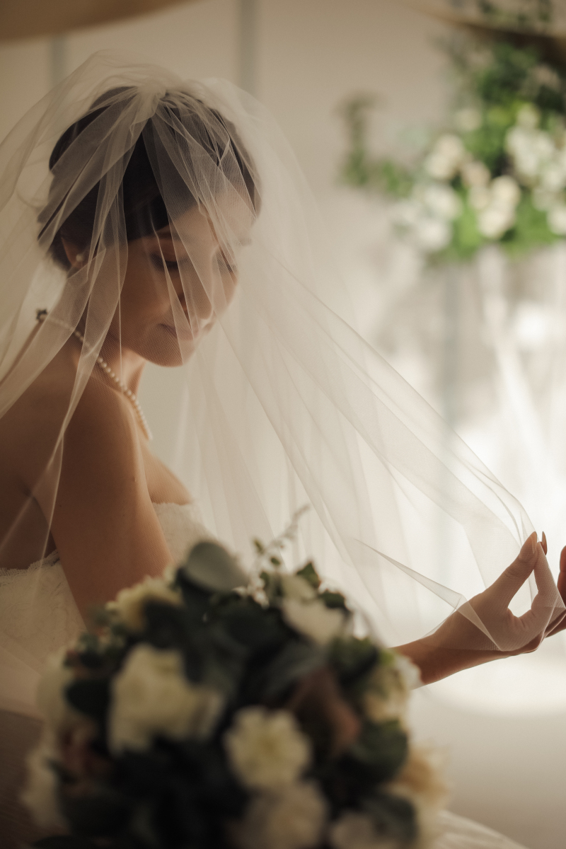 ヴェールに包まれて