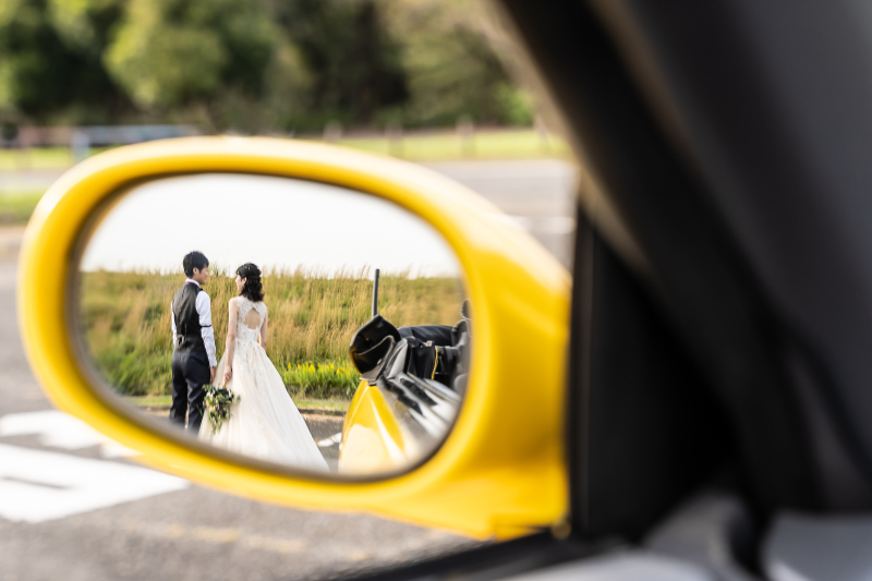 サイドミラー越し