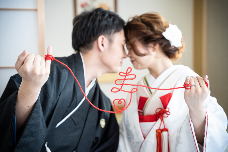 定番の赤い糸ショット